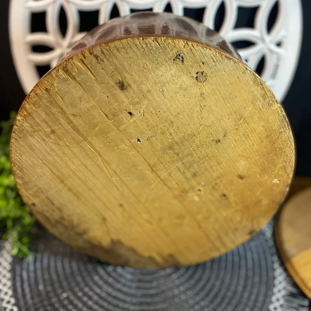 Vintage Round Lidded Wood Box‎